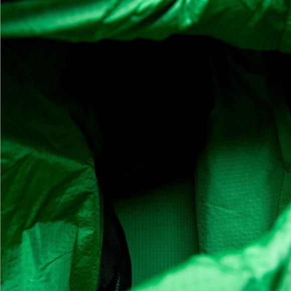 BOTTEGA VENETA
Paper Touch Messenger Bag - Picture 6 of 6